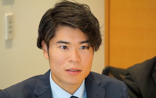 写真5：関屋氏